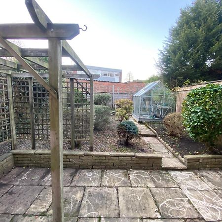 Serene 4Br In Harborne Close To Qe Hospital, Harborne Centre Бирмингам Екстериор снимка