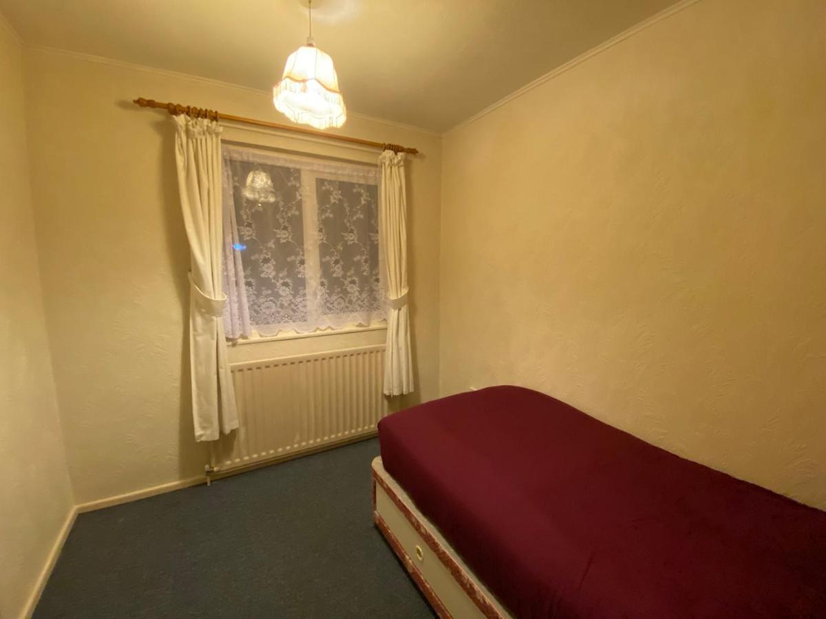Serene 4Br In Harborne Close To Qe Hospital, Harborne Centre Бирмингам Екстериор снимка