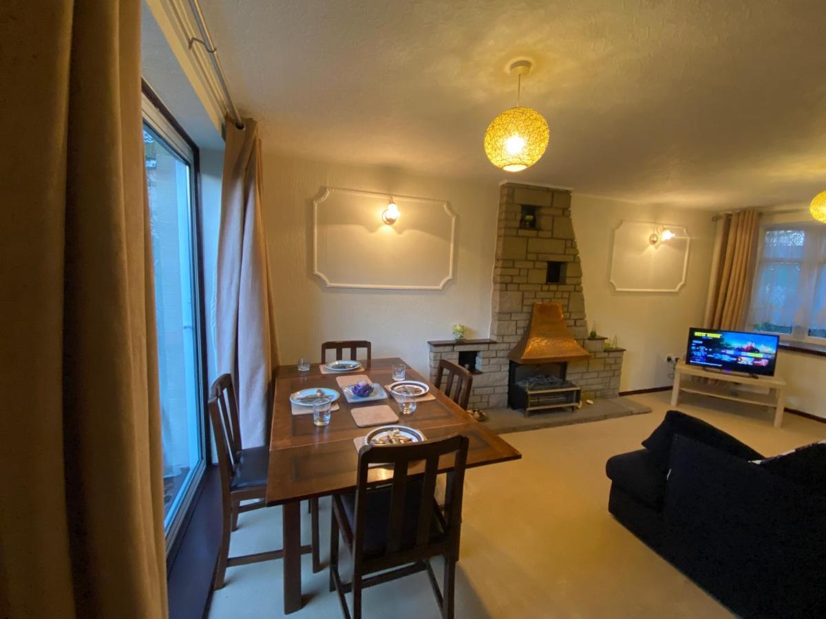 Serene 4Br In Harborne Close To Qe Hospital, Harborne Centre Бирмингам Екстериор снимка