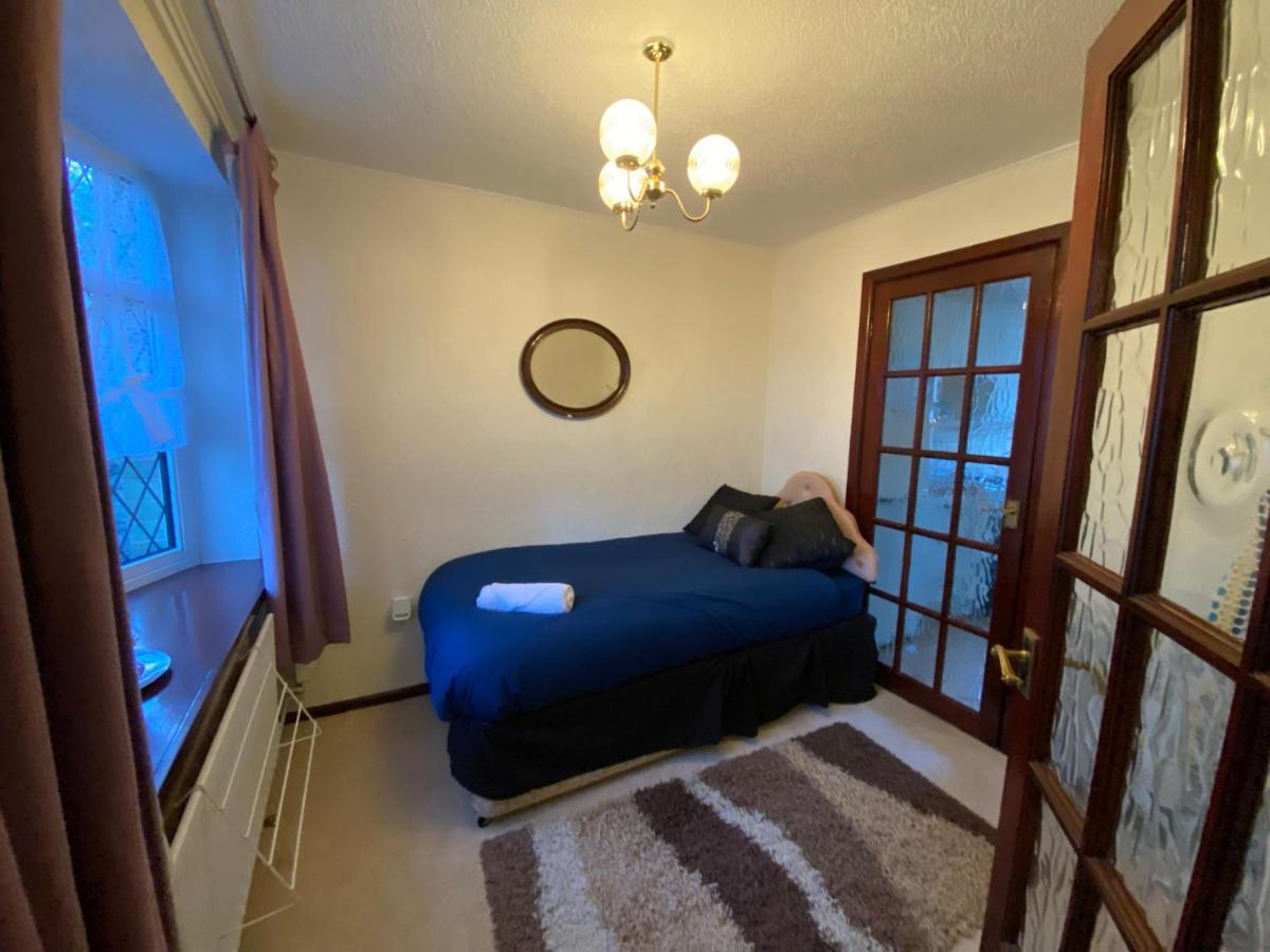 Serene 4Br In Harborne Close To Qe Hospital, Harborne Centre Бирмингам Екстериор снимка