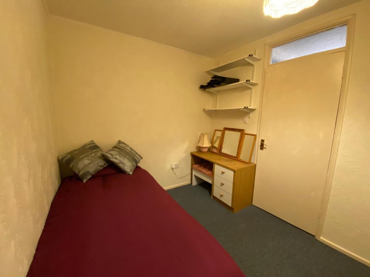 Serene 4Br In Harborne Close To Qe Hospital, Harborne Centre Бирмингам Екстериор снимка