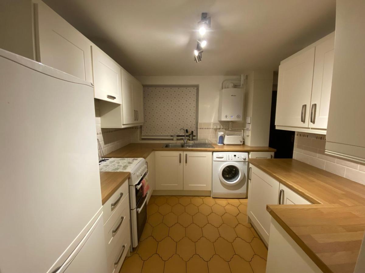 Serene 4Br In Harborne Close To Qe Hospital, Harborne Centre Бирмингам Екстериор снимка