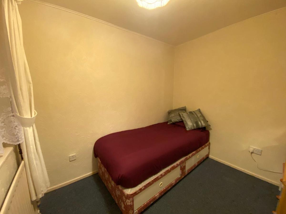 Serene 4Br In Harborne Close To Qe Hospital, Harborne Centre Бирмингам Екстериор снимка