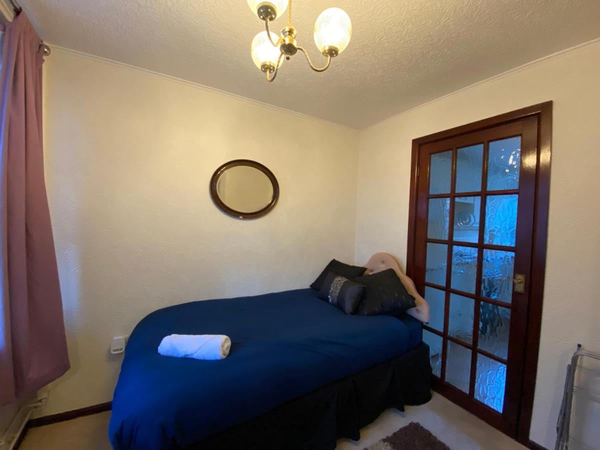 Serene 4Br In Harborne Close To Qe Hospital, Harborne Centre Бирмингам Екстериор снимка