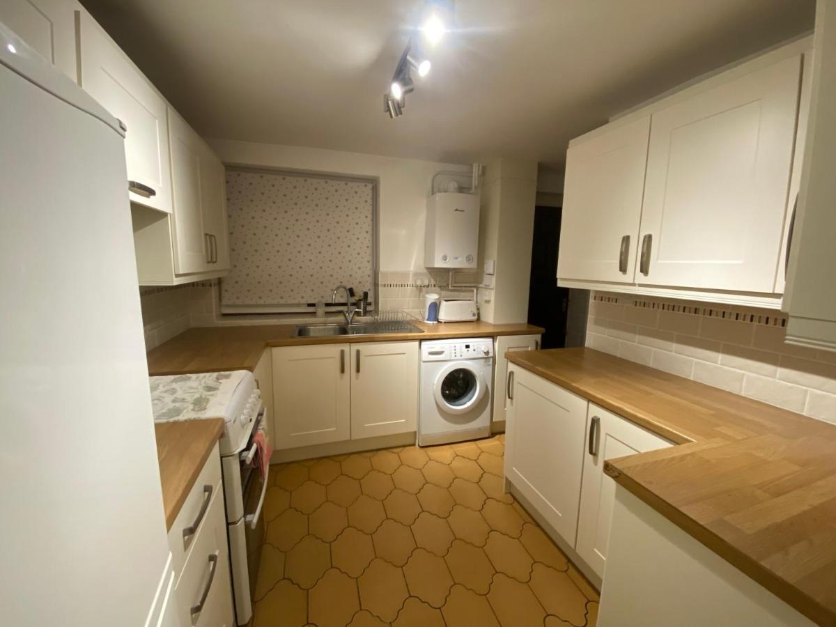 Serene 4Br In Harborne Close To Qe Hospital, Harborne Centre Бирмингам Екстериор снимка