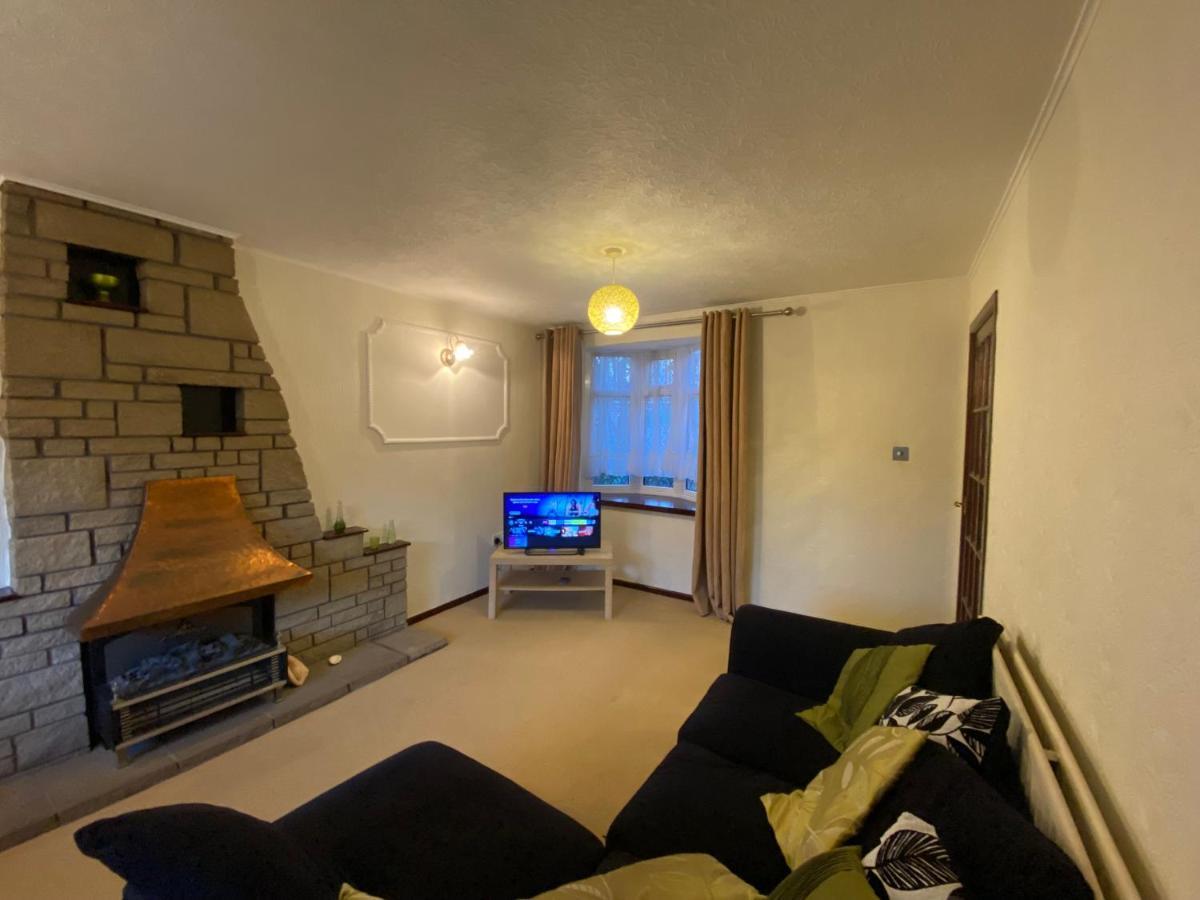 Serene 4Br In Harborne Close To Qe Hospital, Harborne Centre Бирмингам Екстериор снимка