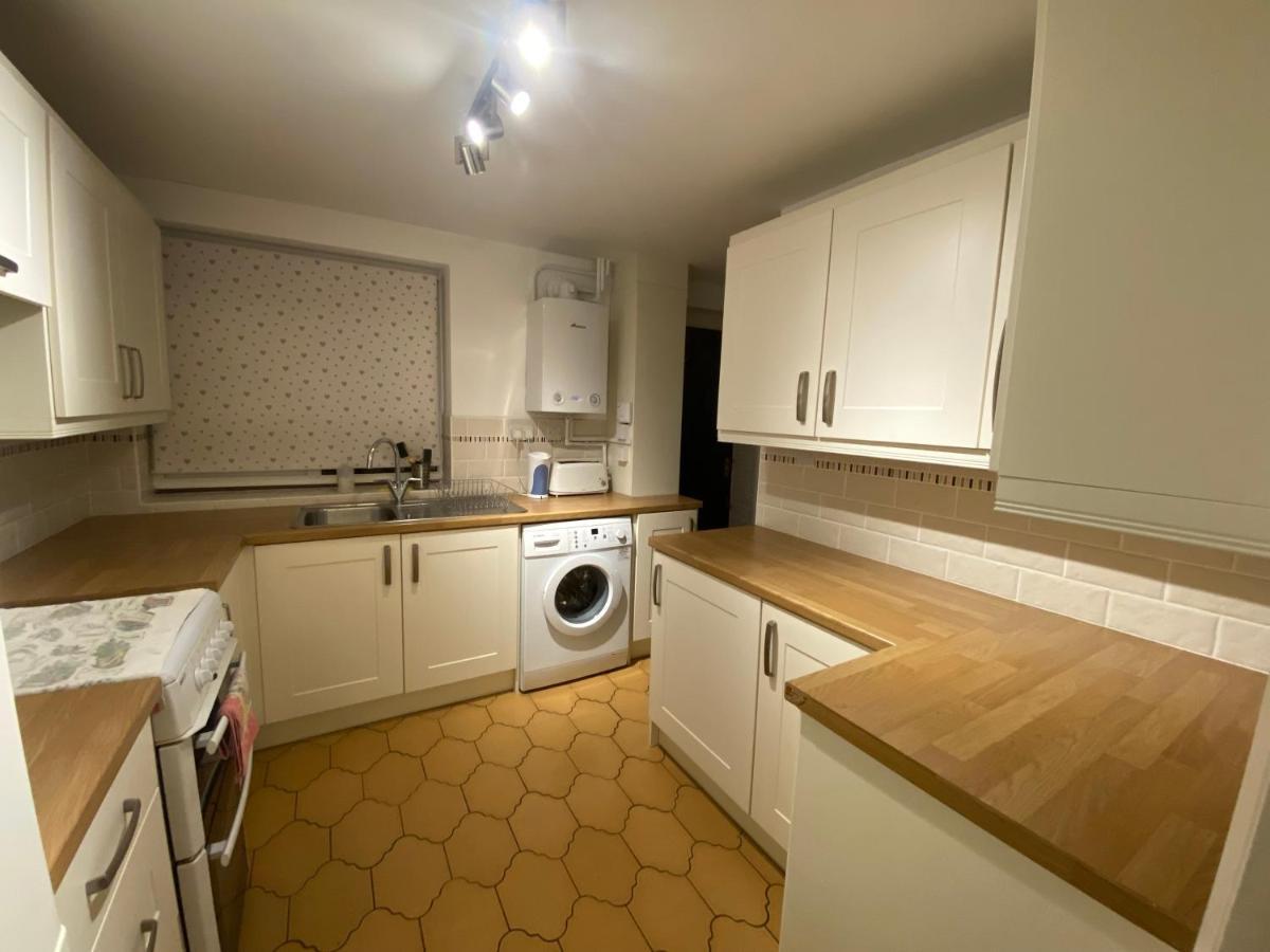 Serene 4Br In Harborne Close To Qe Hospital, Harborne Centre Бирмингам Екстериор снимка